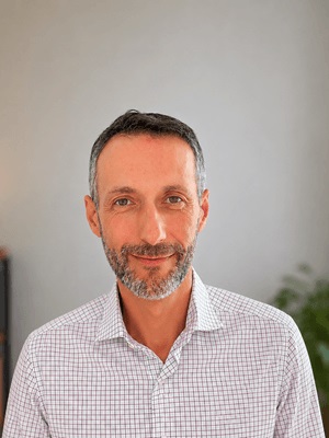 Panagiotis Takis Stavrianos - Ixelles- English panagitos takis Stavrianos therapeute sophrologue coach de vie conseiller therapeute psychorporel ixelles